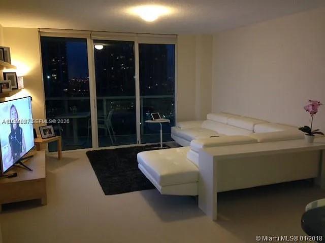 31 SE 5th St 2305