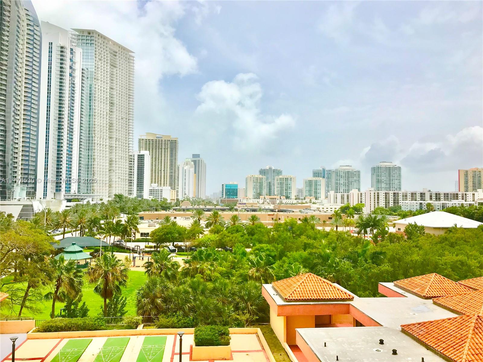 WINSTON TOWERS 600 CONDO - Residential