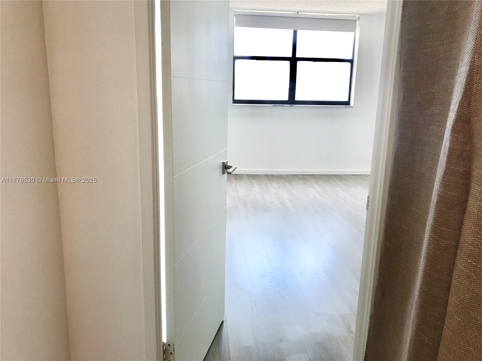 WINSTON TOWERS 600 CONDO - Residential