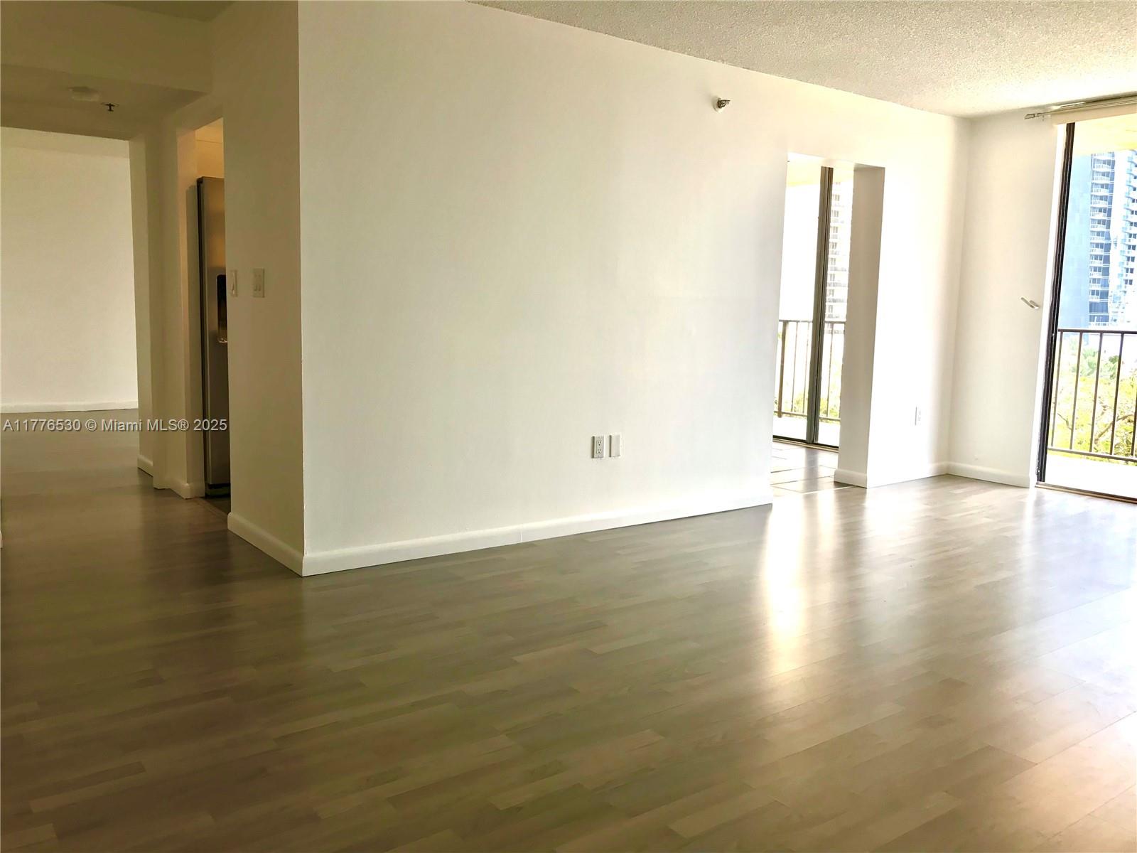 WINSTON TOWERS 600 CONDO - Residential