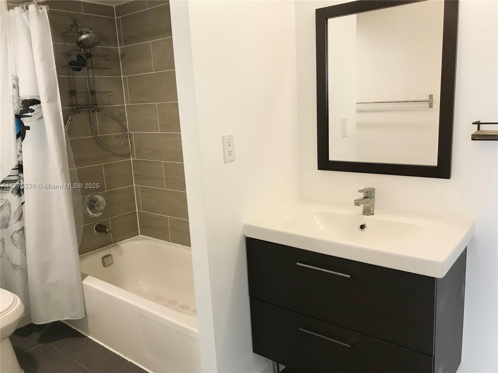 WINSTON TOWERS 600 CONDO - Residential