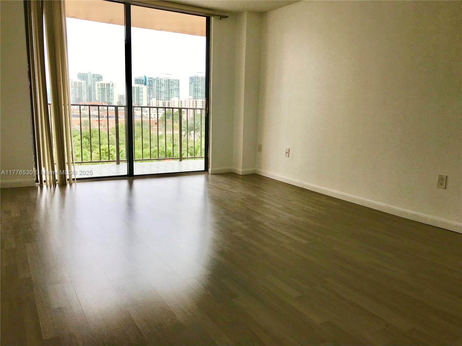 WINSTON TOWERS 600 CONDO - Residential