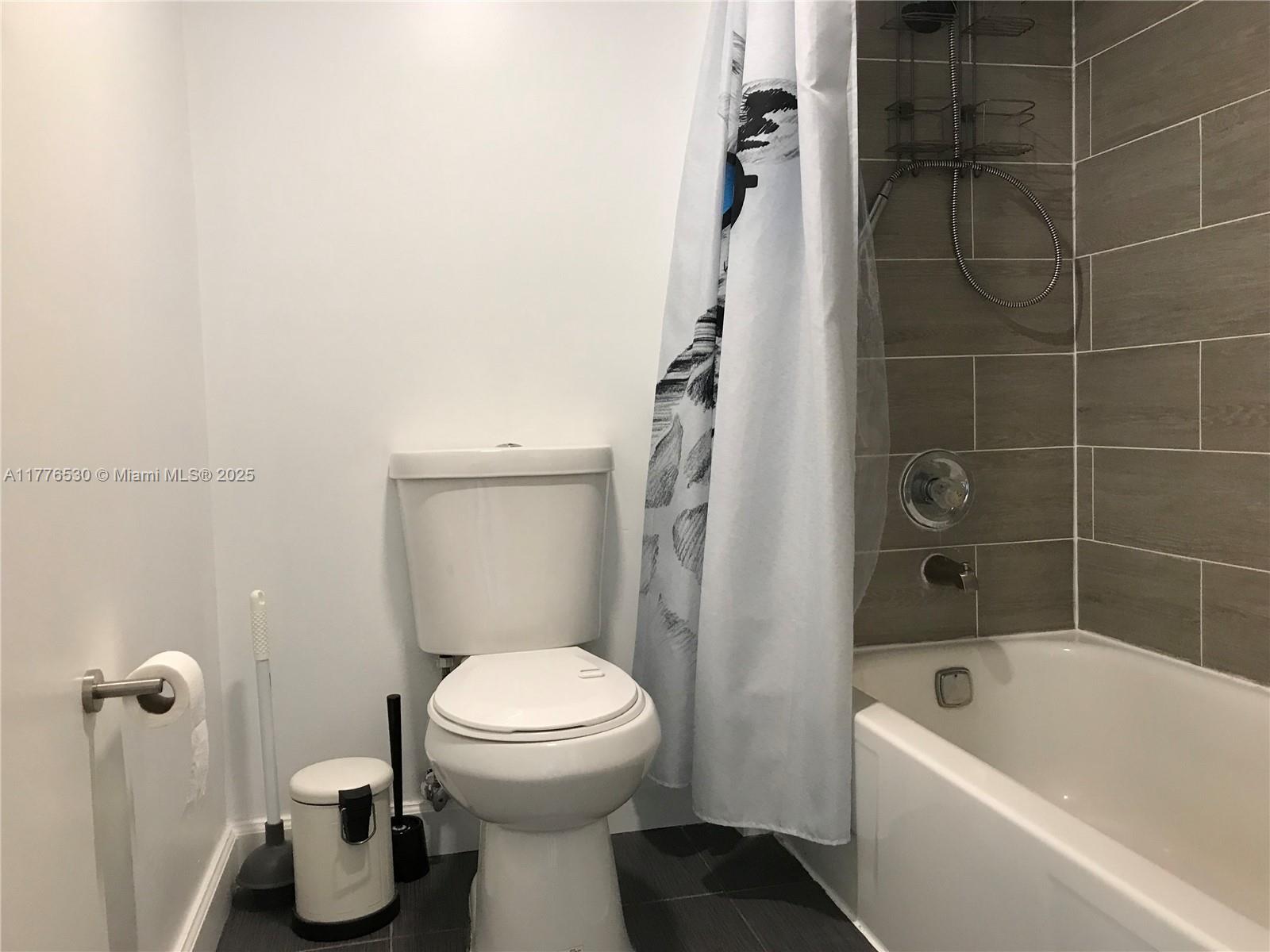 WINSTON TOWERS 600 CONDO - Residential