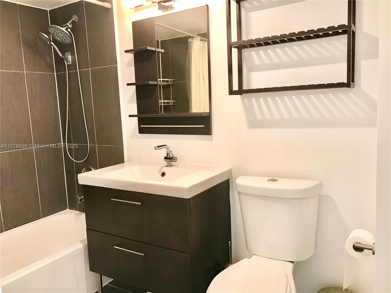 WINSTON TOWERS 600 CONDO - Residential
