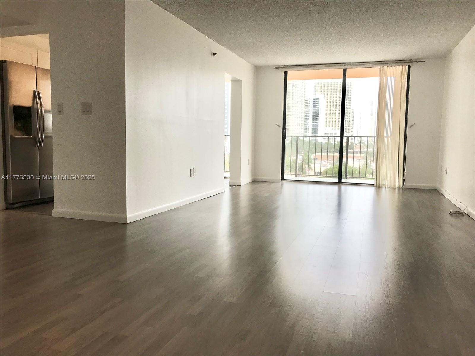 WINSTON TOWERS 600 CONDO - Residential