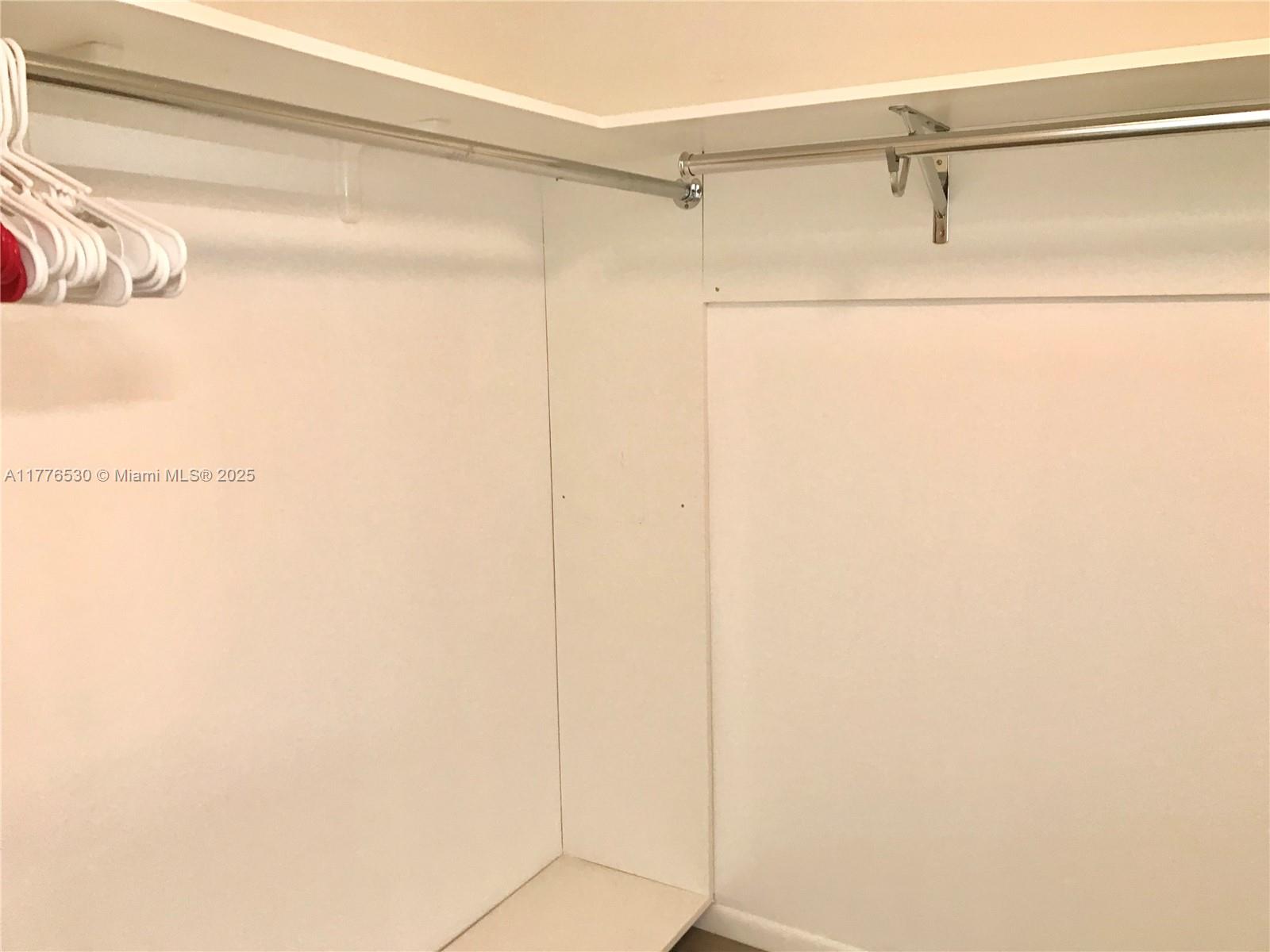 WINSTON TOWERS 600 CONDO - Residential