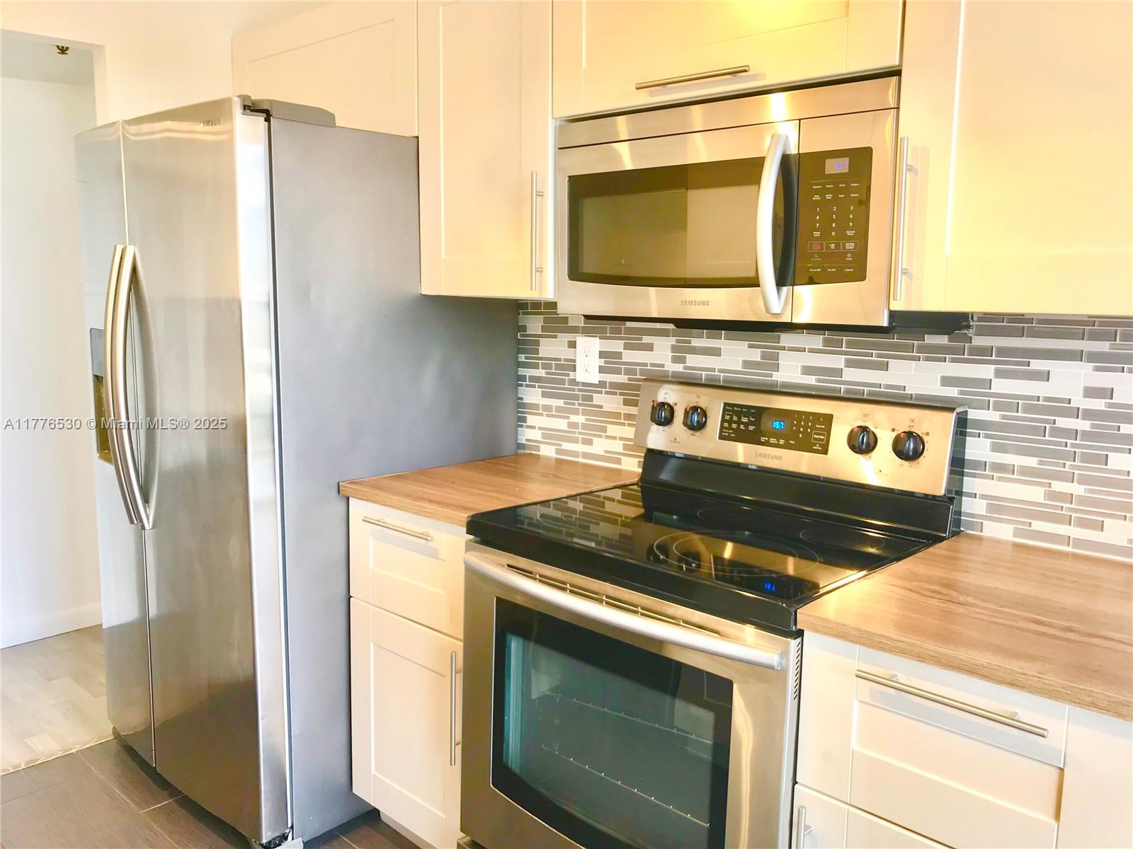 WINSTON TOWERS 600 CONDO - Residential