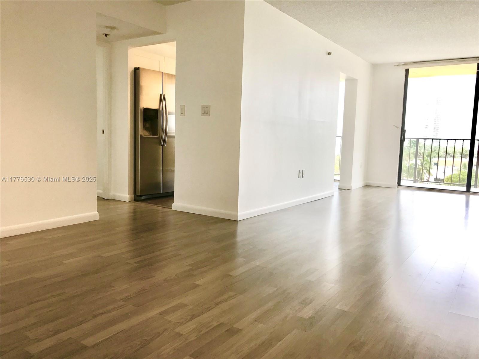 WINSTON TOWERS 600 CONDO - Residential