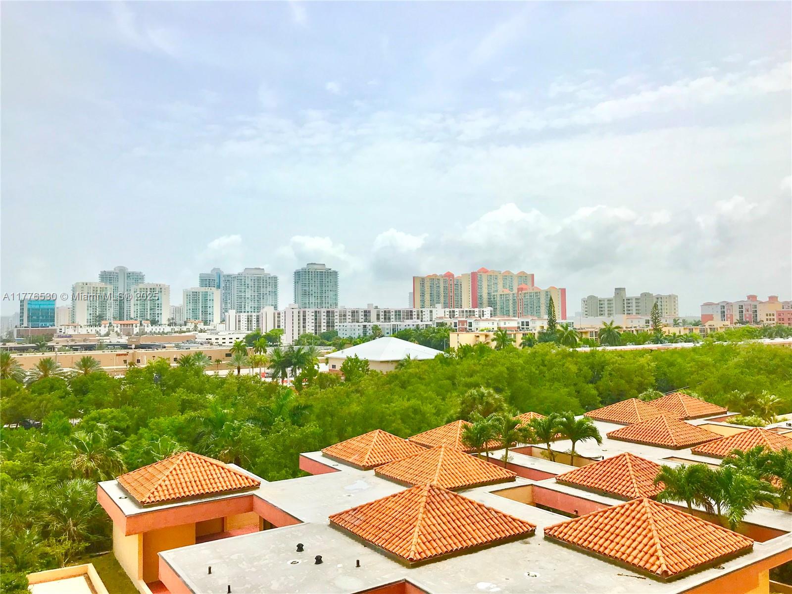 WINSTON TOWERS 600 CONDO - Residential