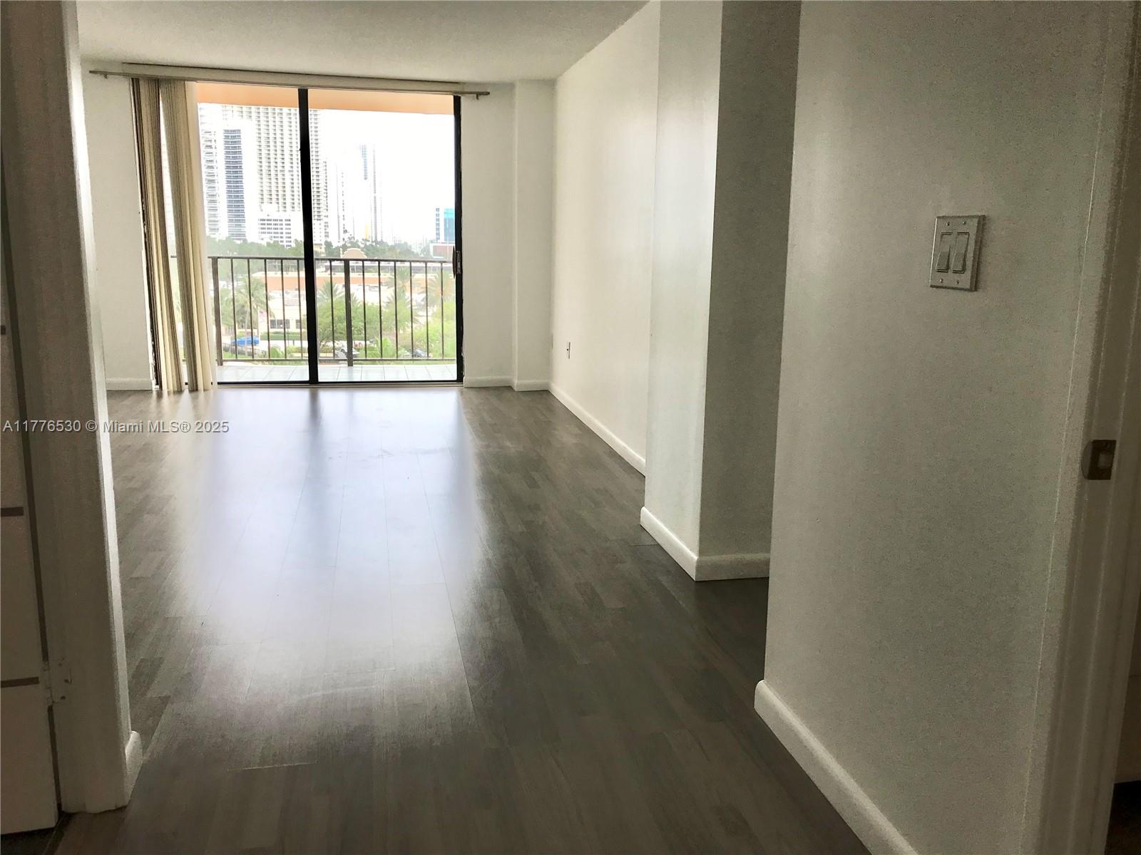 WINSTON TOWERS 600 CONDO - Residential