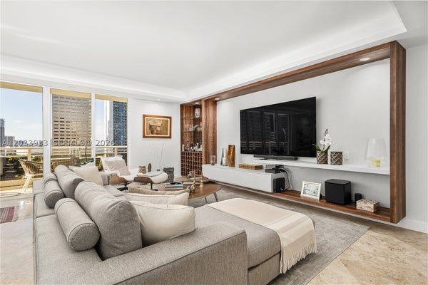901 BRICKELL KEY BLVD, MIAMI, FL 33131 - Image bceed697c6411ae7a7bd04ac89aeed2c/2722649372
