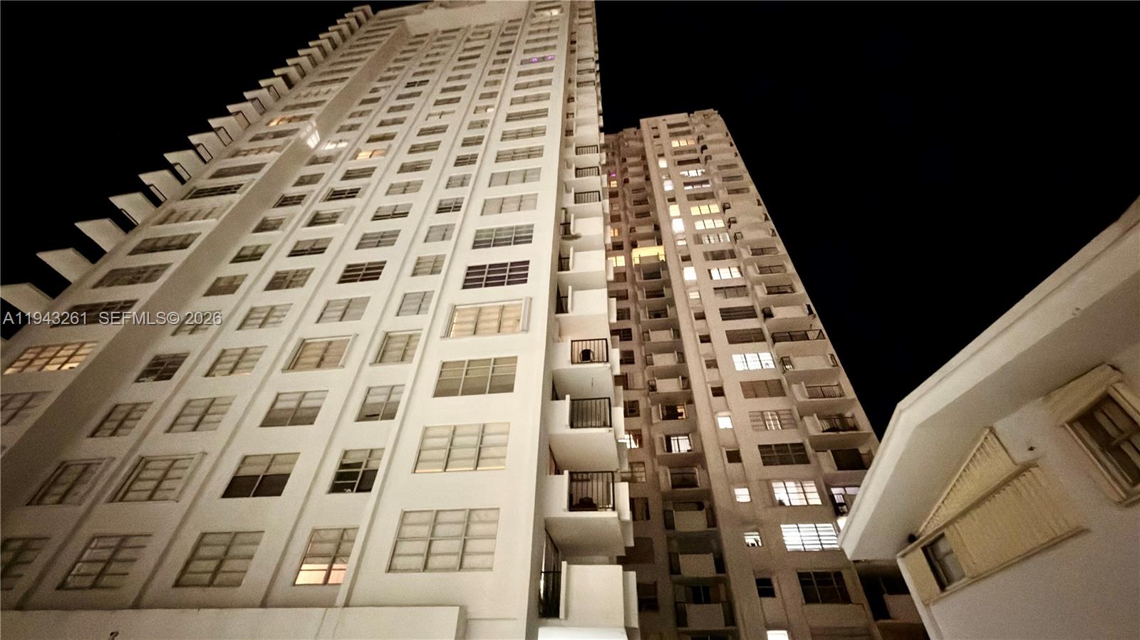 COMMODORE PLAZA CONDO - Residential