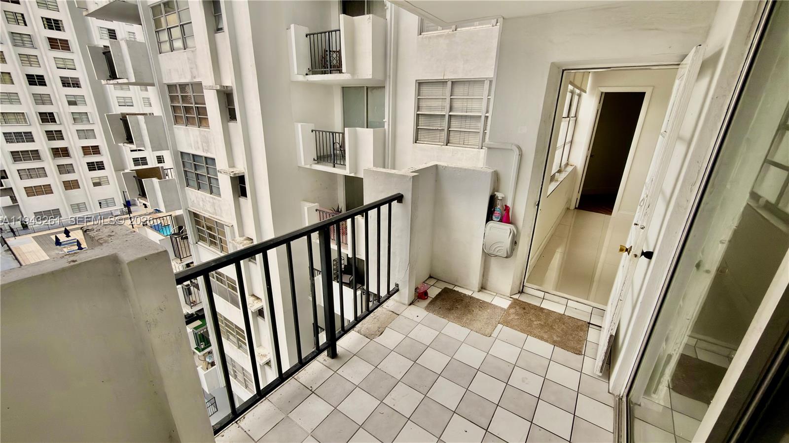 COMMODORE PLAZA CONDO - Residential