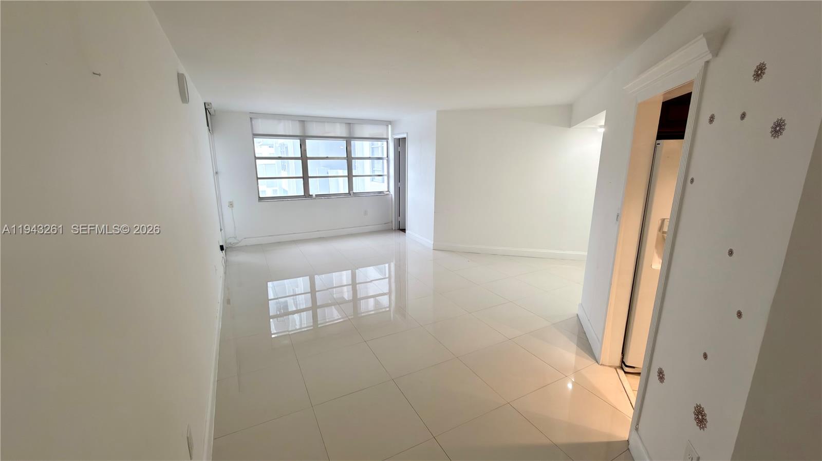 COMMODORE PLAZA CONDO - Residential