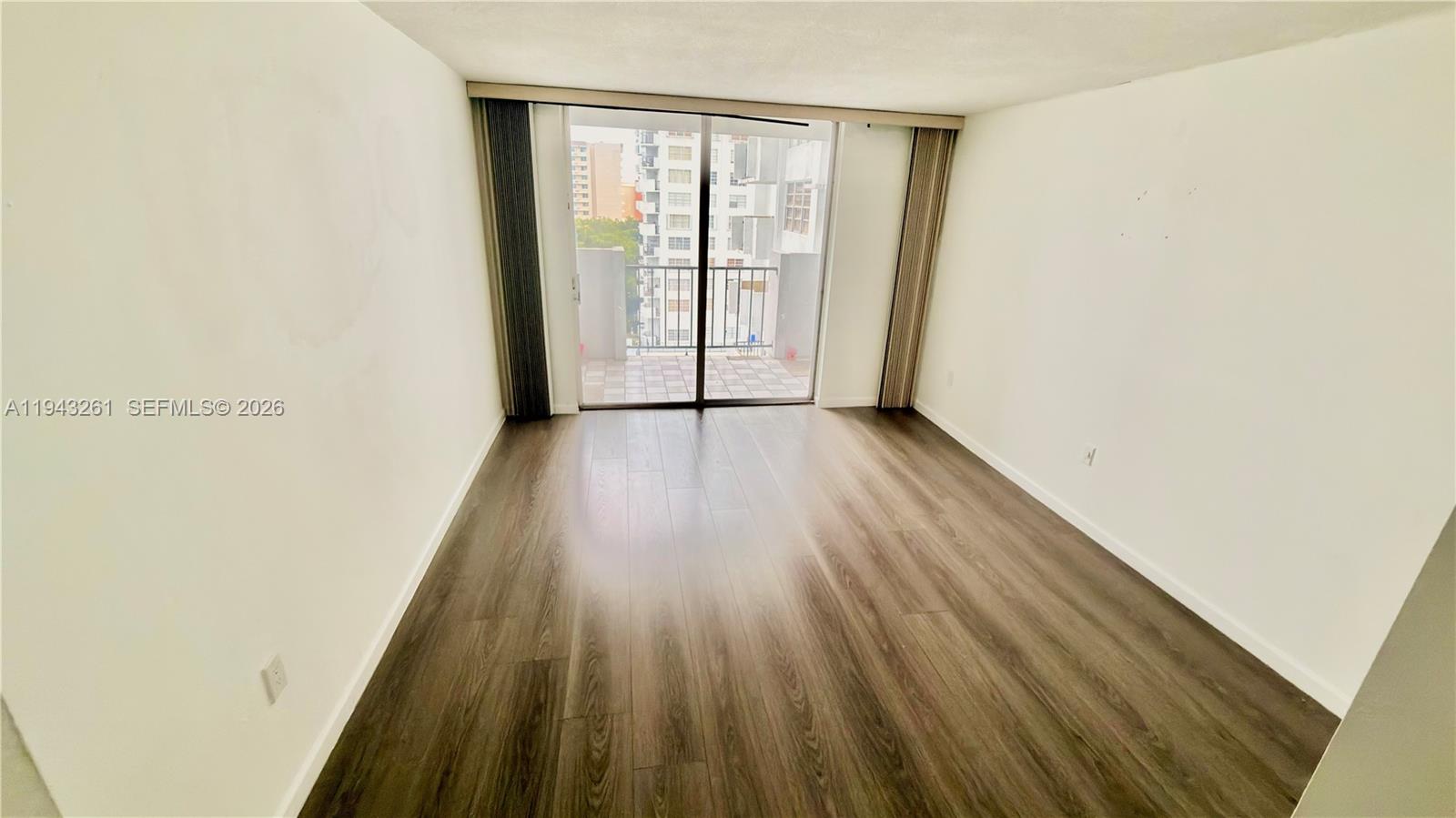 COMMODORE PLAZA CONDO - Residential