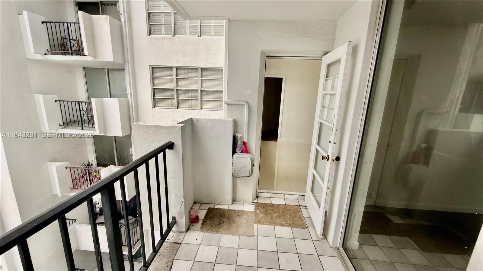 COMMODORE PLAZA CONDO - Residential