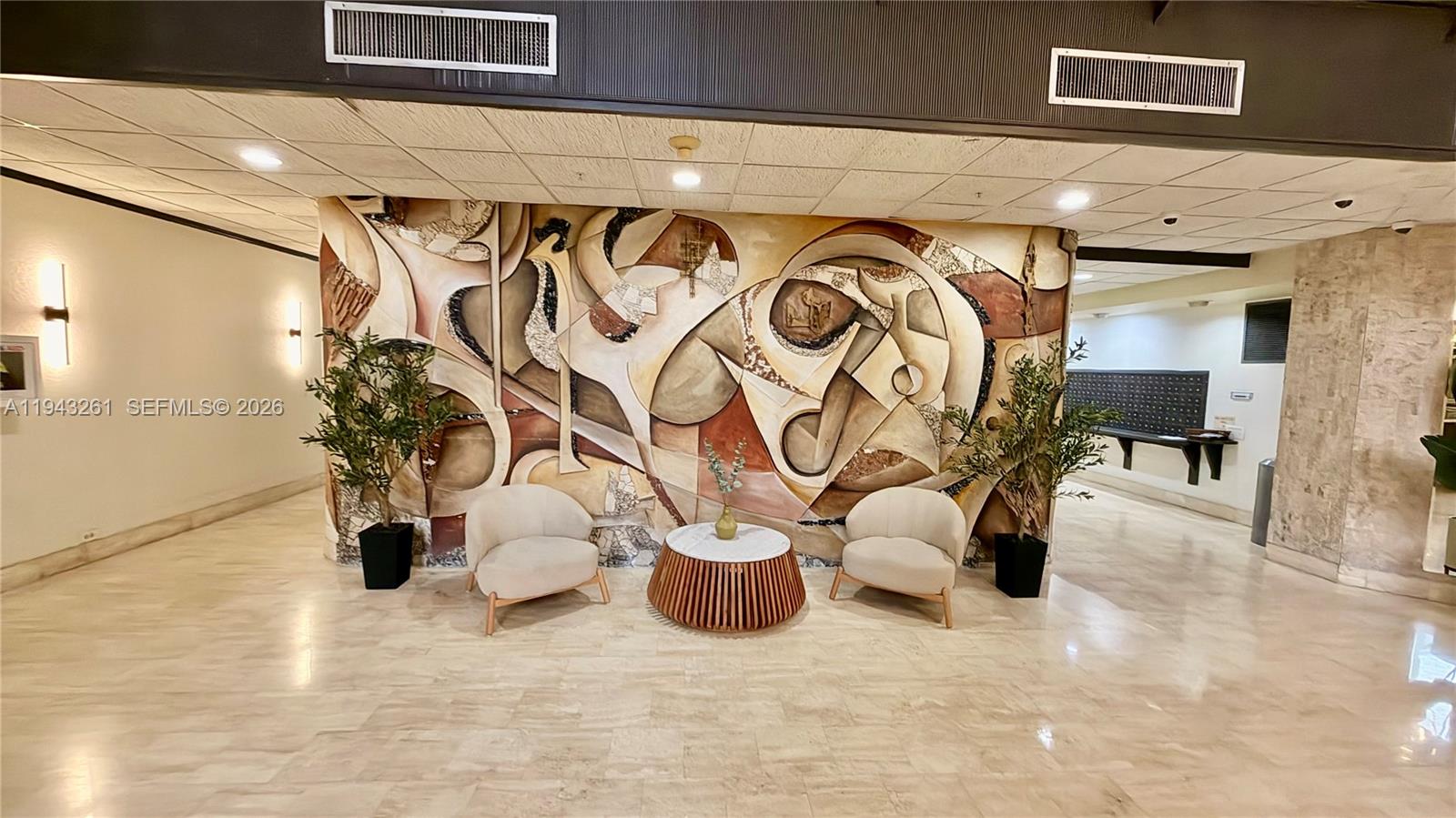 COMMODORE PLAZA CONDO - Residential