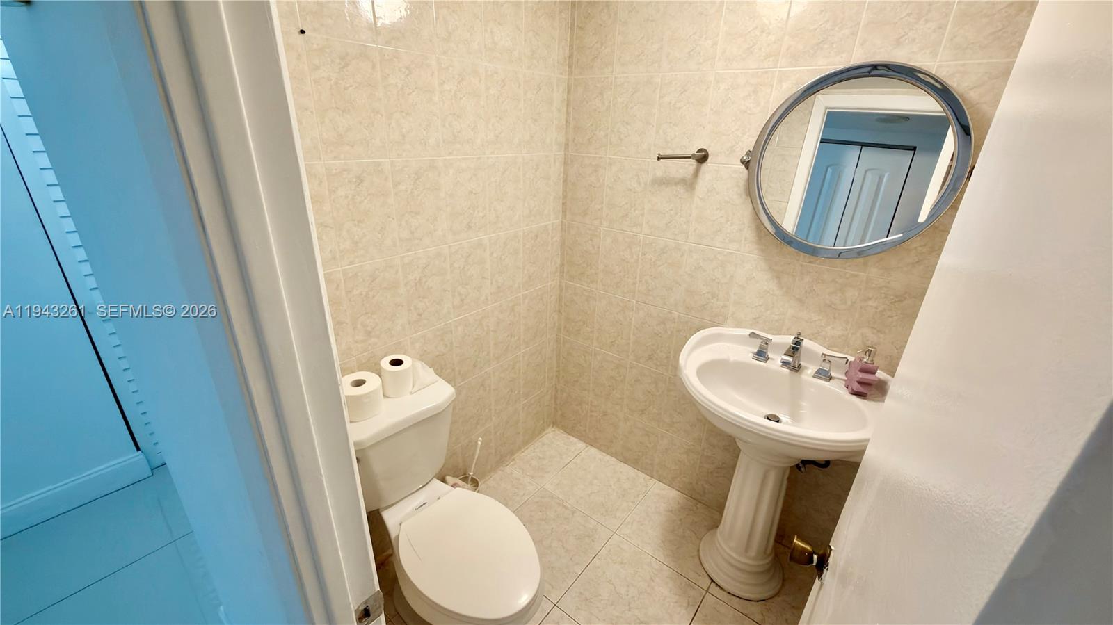 COMMODORE PLAZA CONDO - Residential