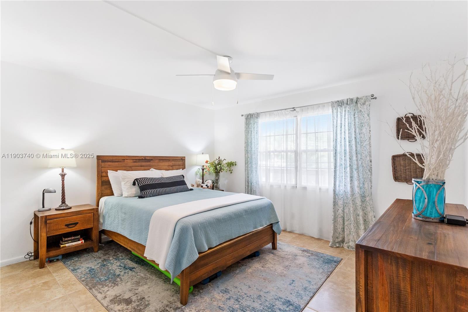 LUCAYA VILLAGE 1-B CONDO - Residential