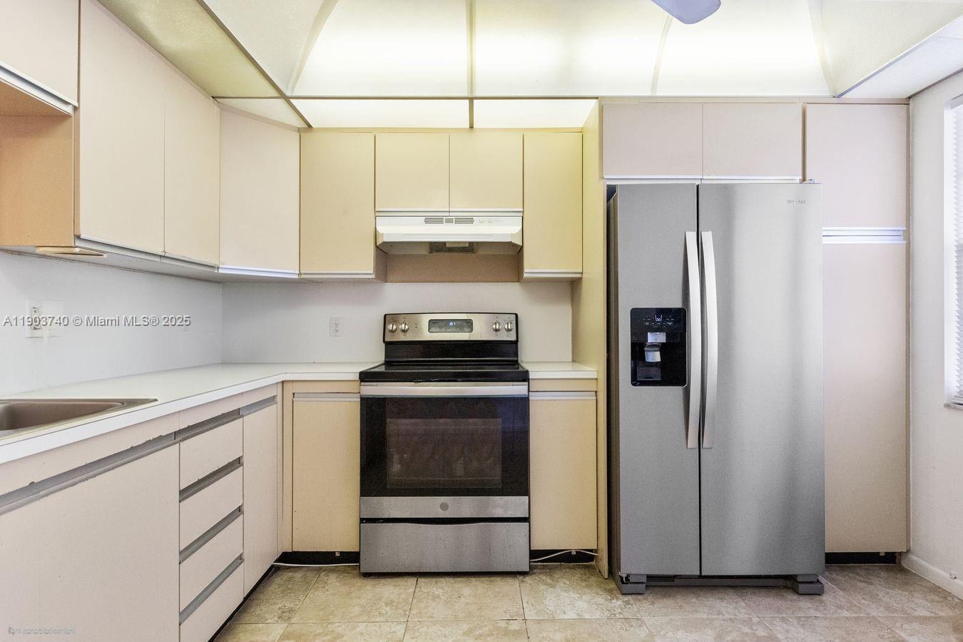 LUCAYA VILLAGE 1-B CONDO - Residential