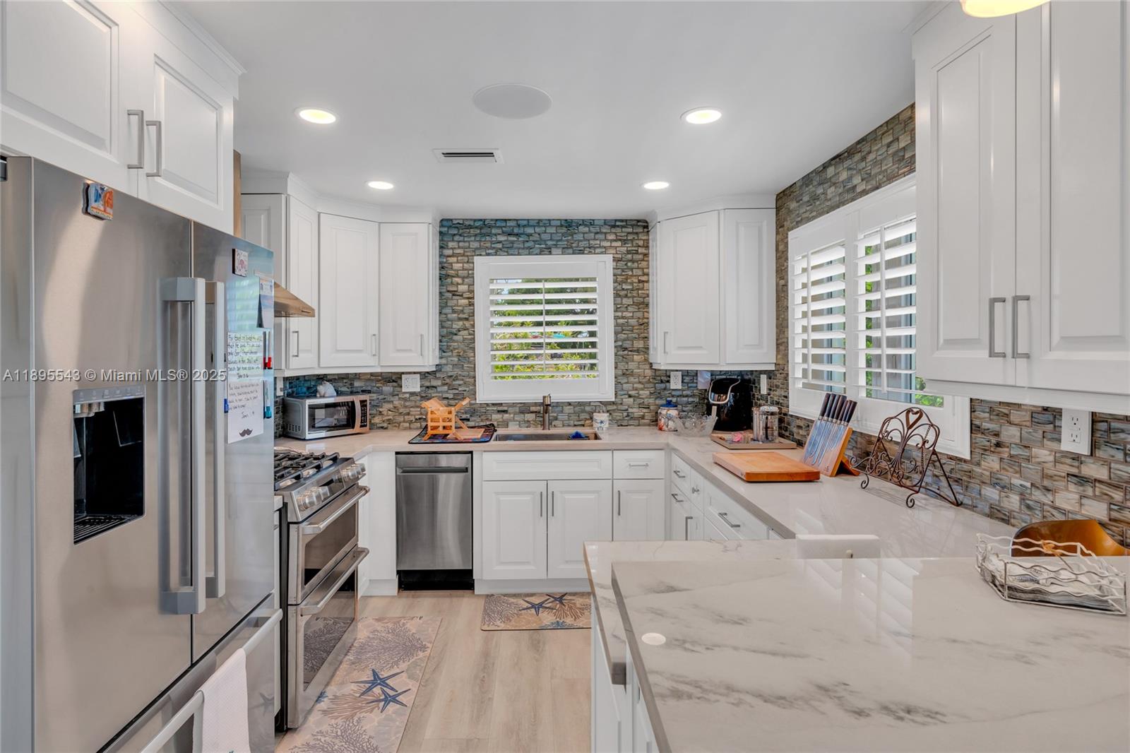 PIRATES COVE - Residential