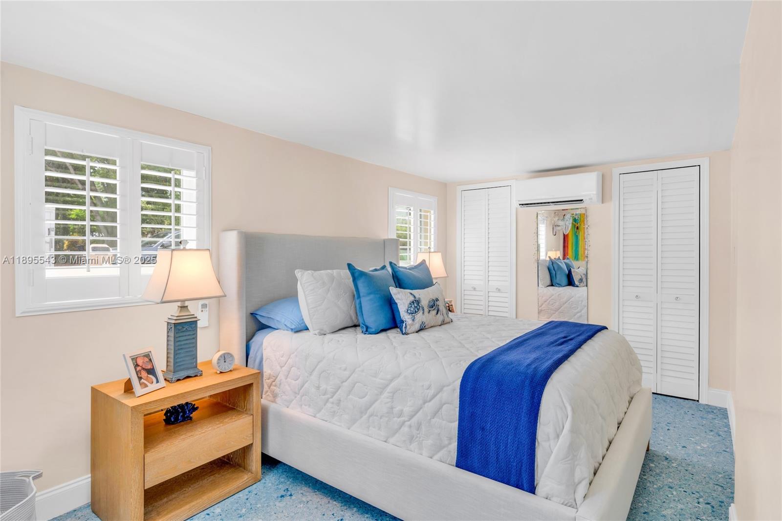 PIRATES COVE - Residential