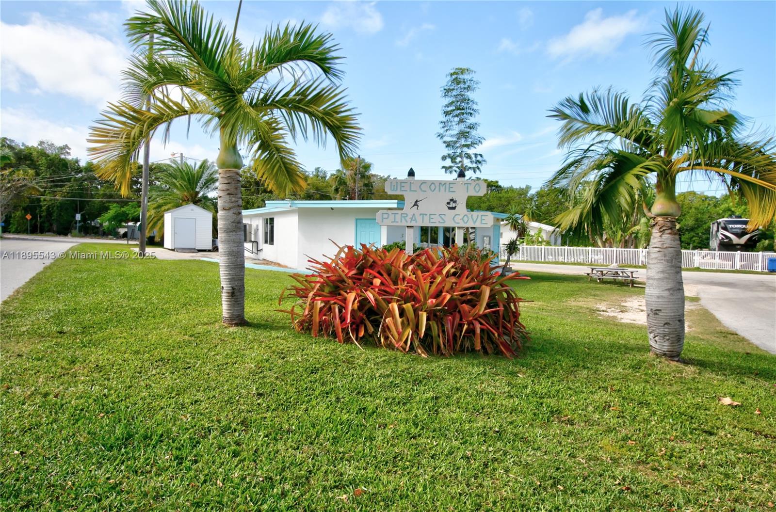 PIRATES COVE - Residential