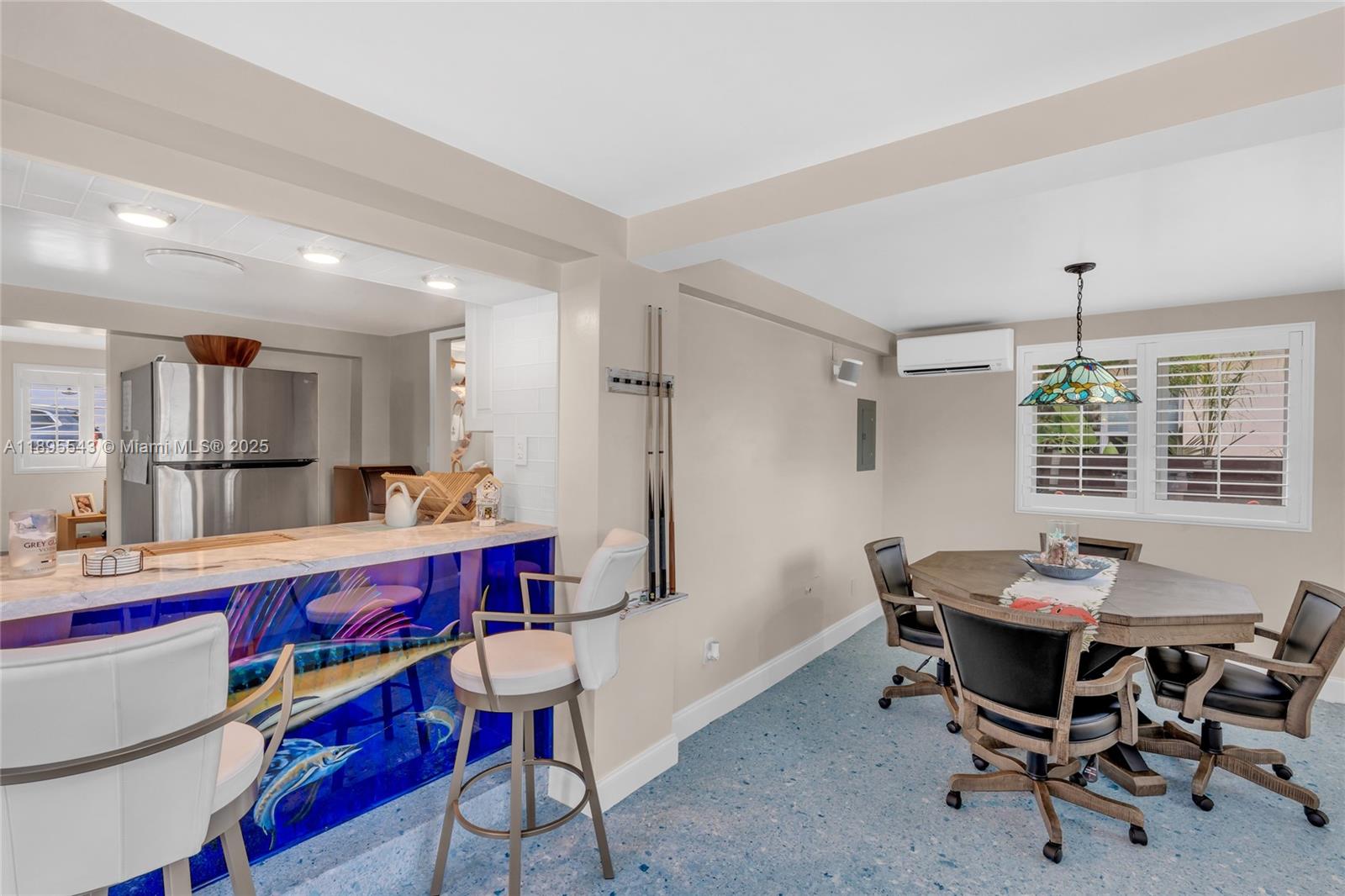 PIRATES COVE - Residential