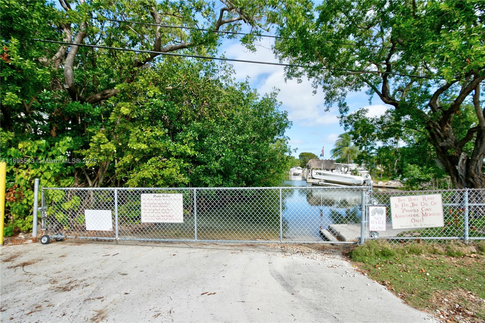 PIRATES COVE - Residential