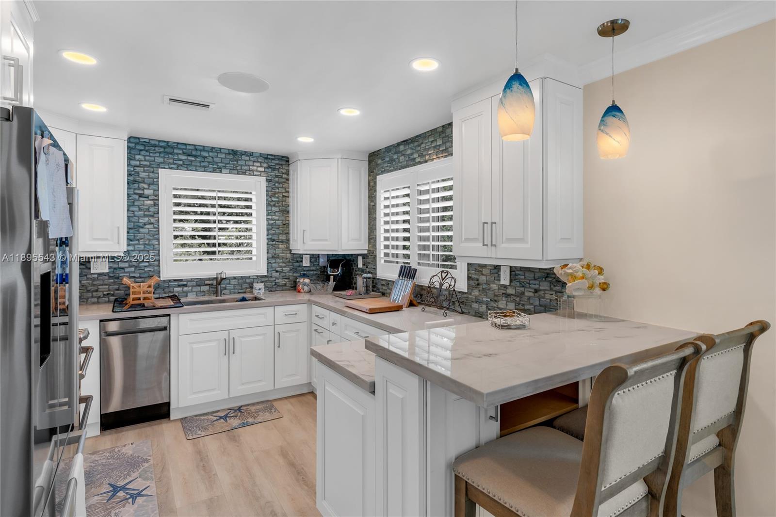 PIRATES COVE - Residential