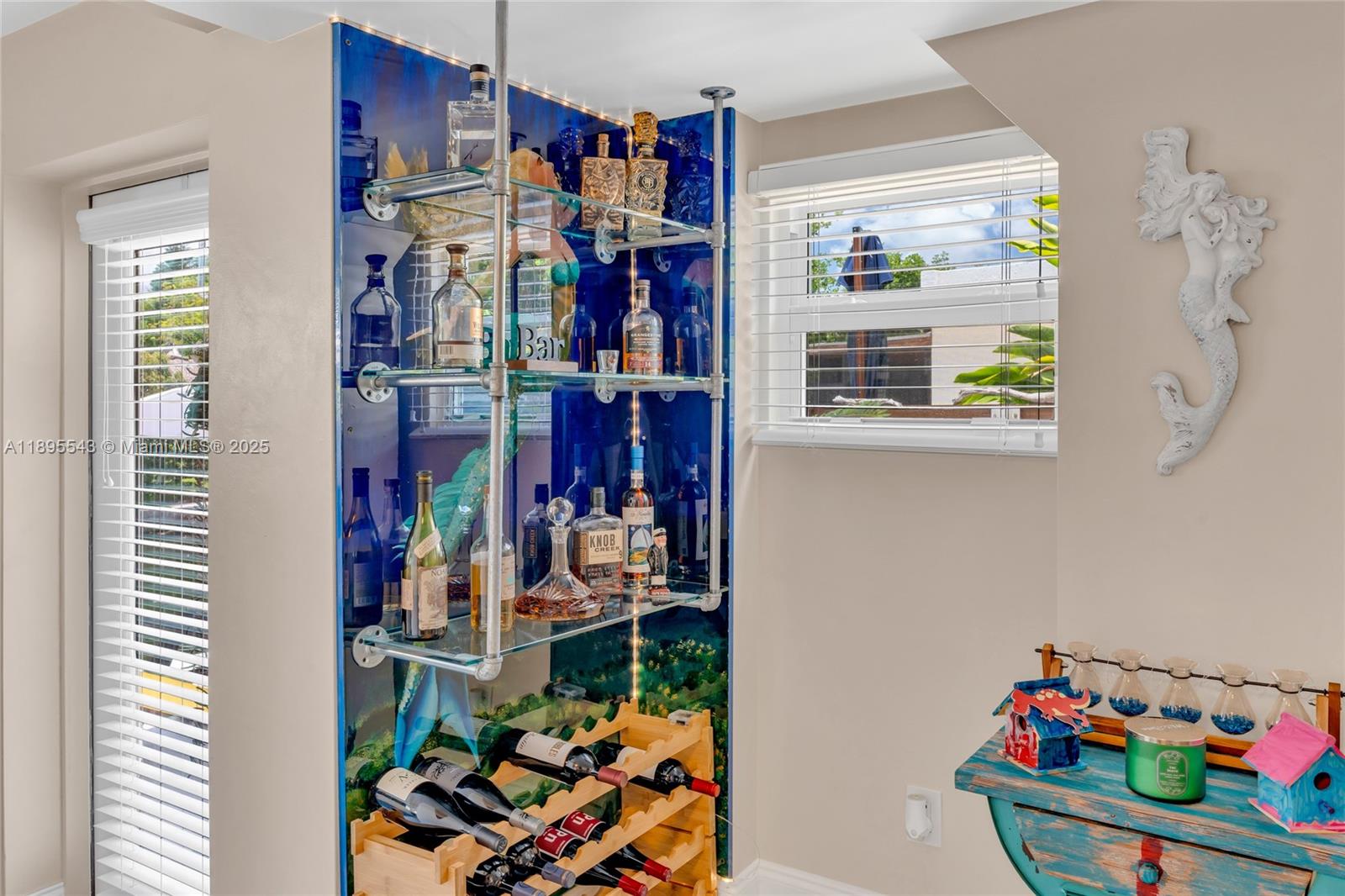 PIRATES COVE - Residential