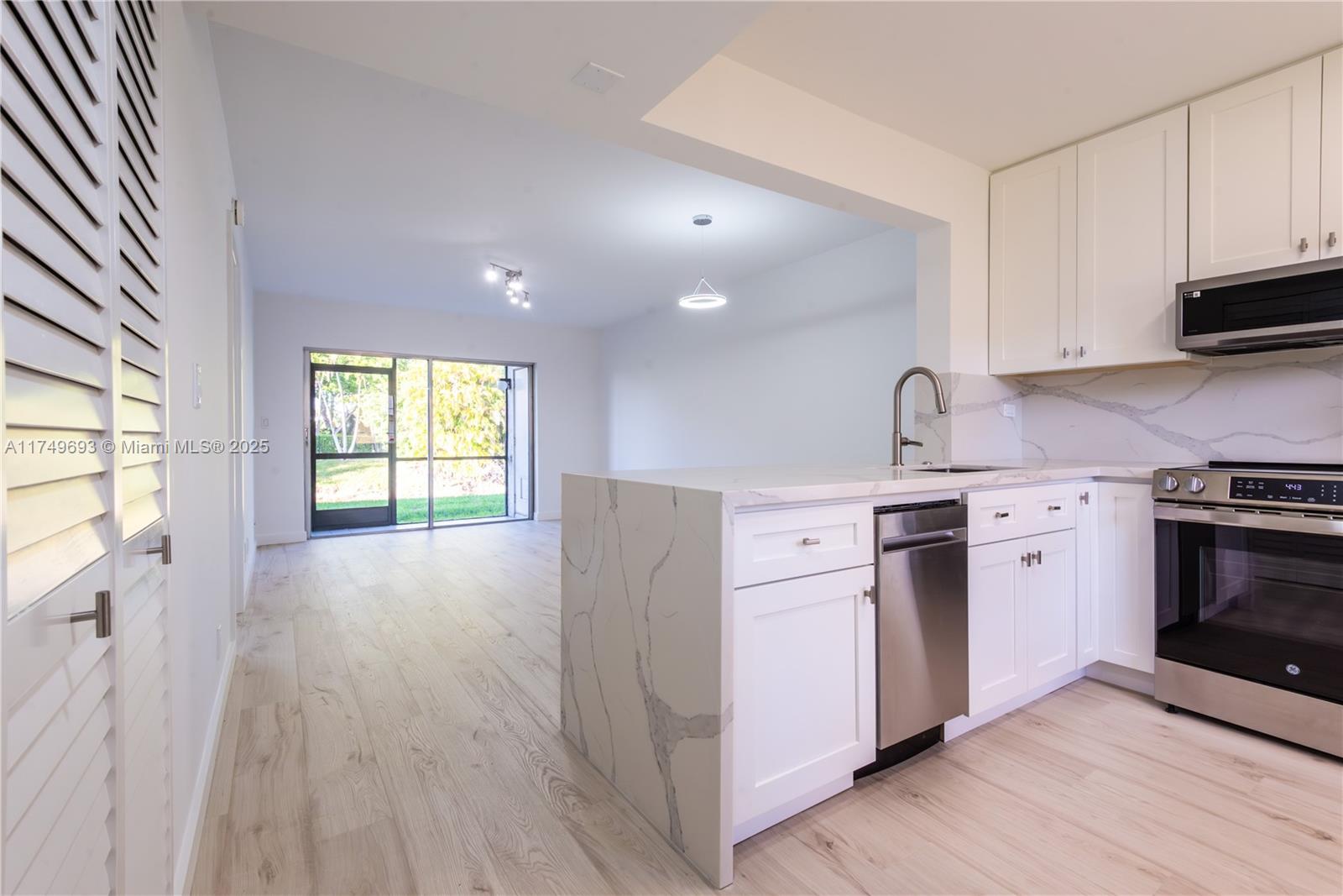 VIEWPOINTE CONDO - Residential