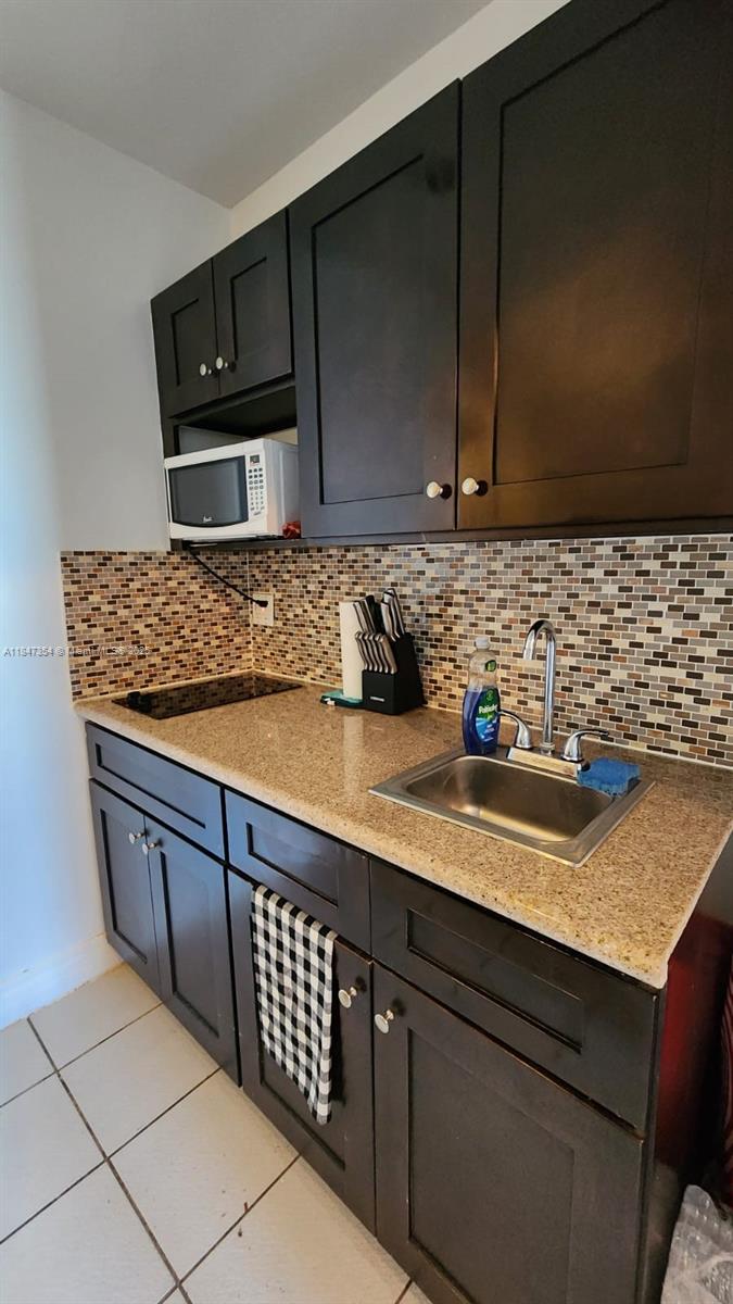 6345 Collins Ave PH-21