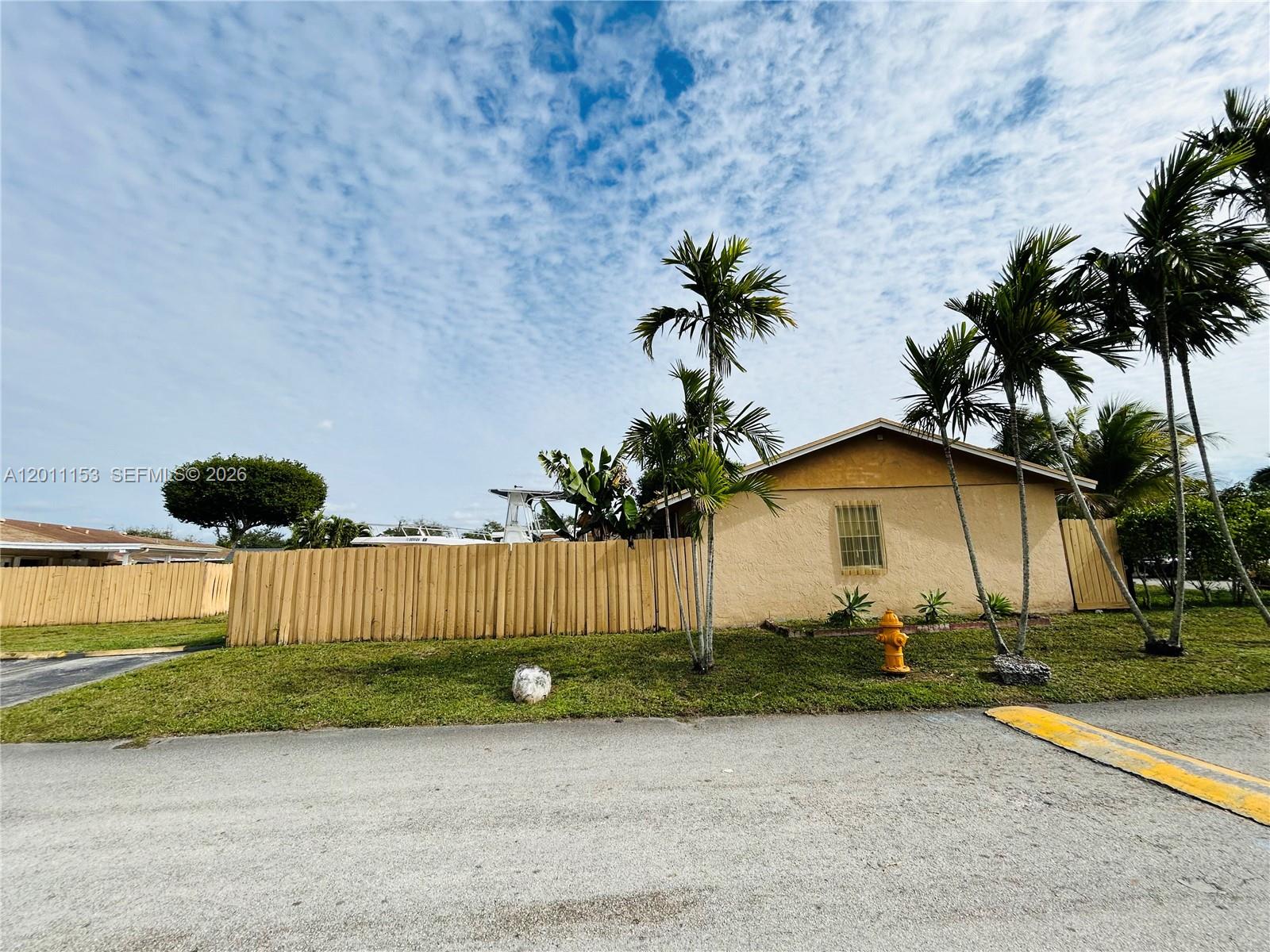 WESTWIND LAKES TOWNHOUSES - Residential