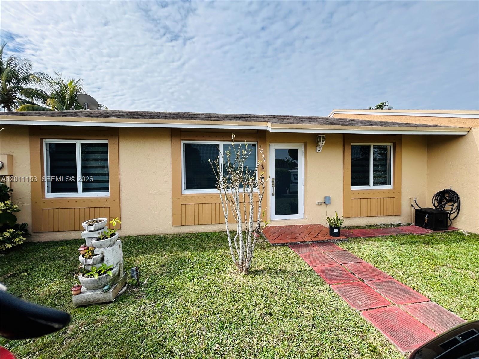 WESTWIND LAKES TOWNHOUSES - Residential