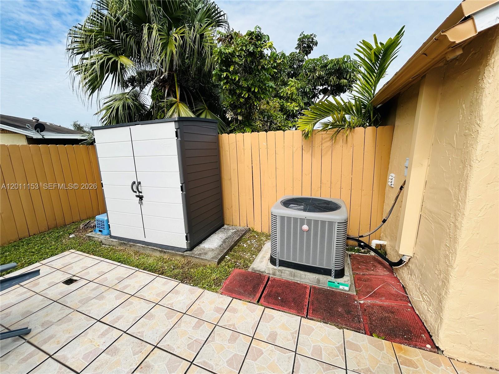 WESTWIND LAKES TOWNHOUSES - Residential