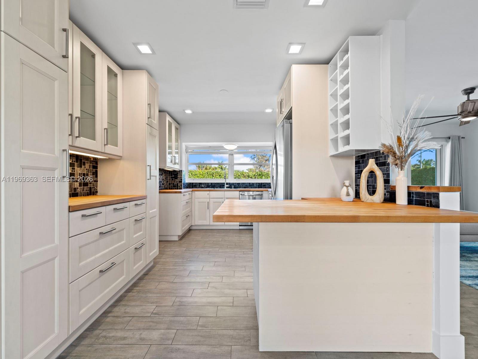 KENDALE COUNTRY CLUB ESTA - Residential