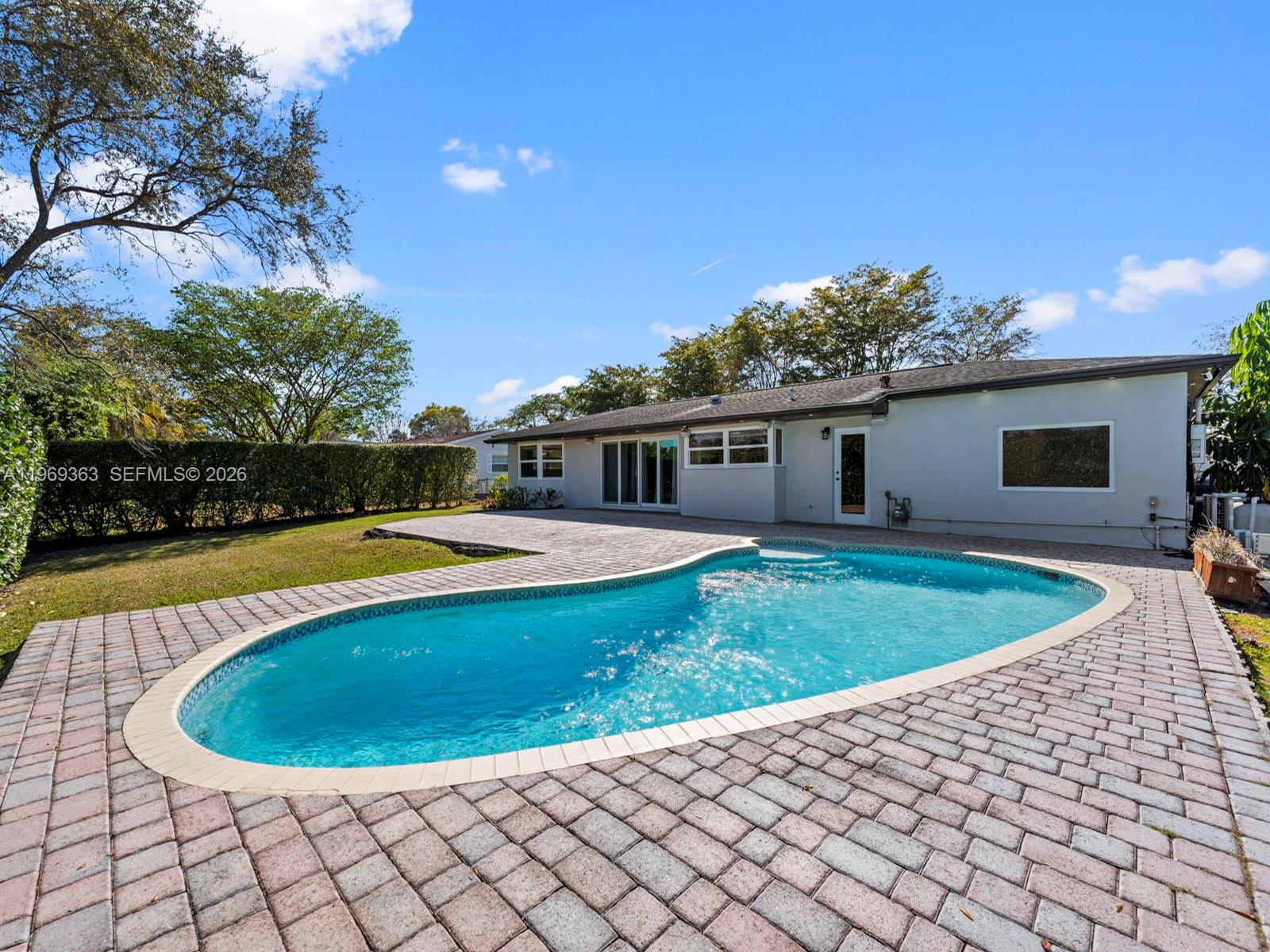 KENDALE COUNTRY CLUB ESTA - Residential