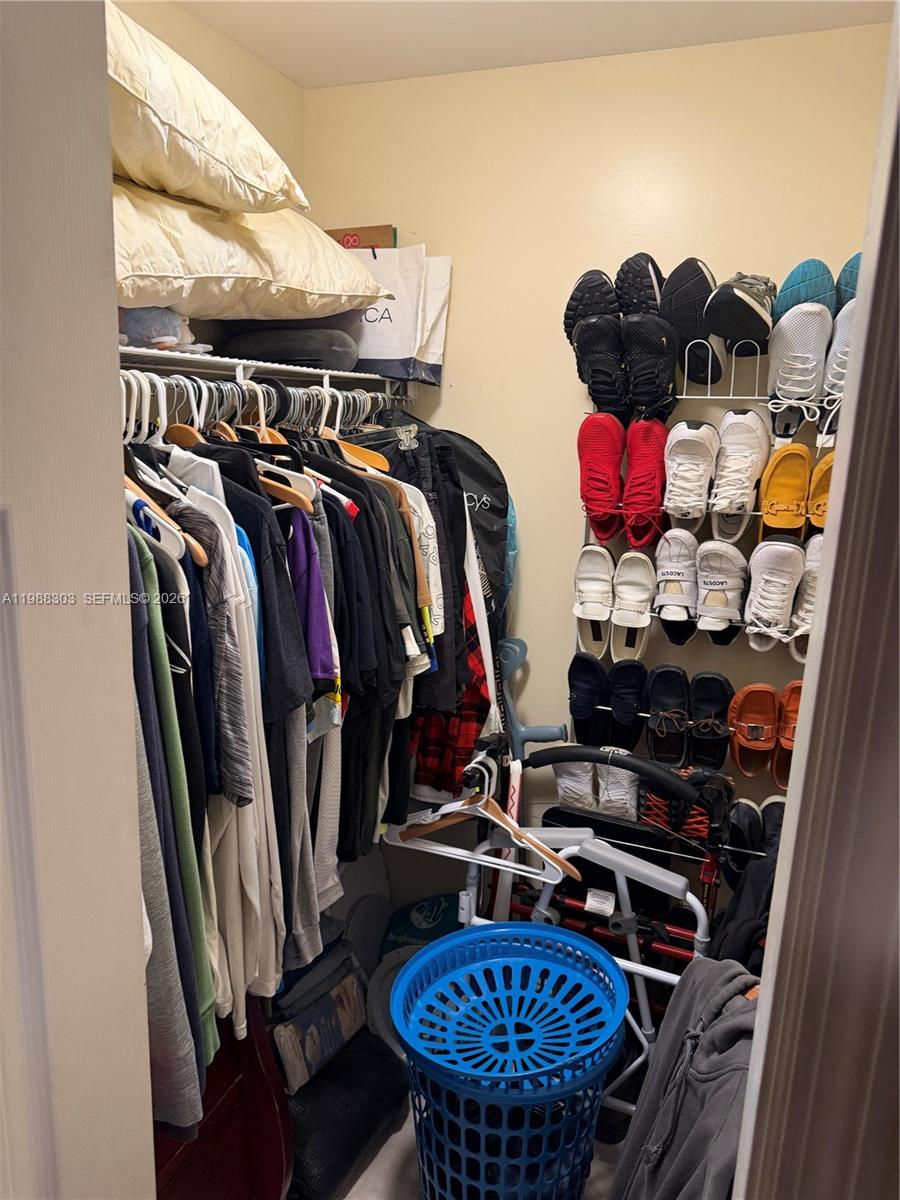 INGLESIDE PARK - Residential