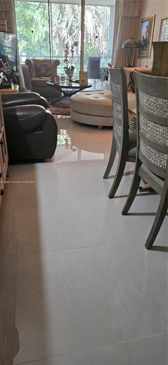 CYPRESS CHASE CONDO NO 8 - Residential