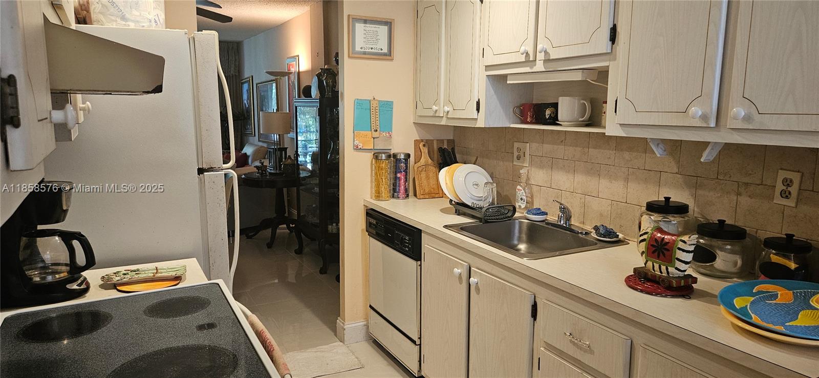 CYPRESS CHASE CONDO NO 8 - Residential