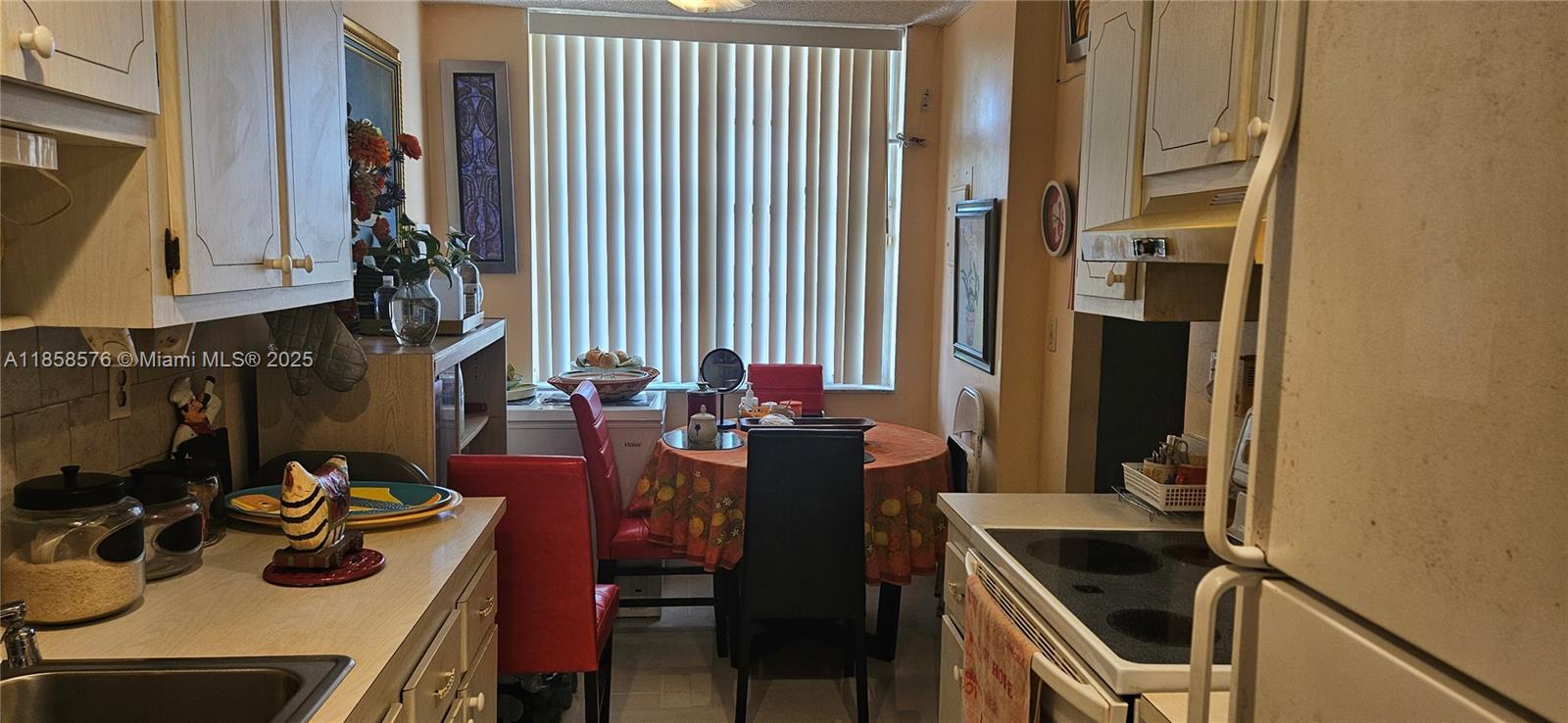 CYPRESS CHASE CONDO NO 8 - Residential