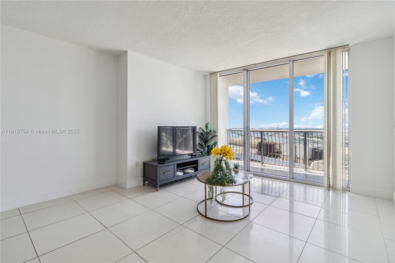 1750 N Bayshore Dr 4604