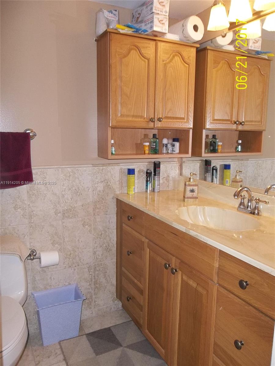 DESOTO PARK CONDO - Residential Lease