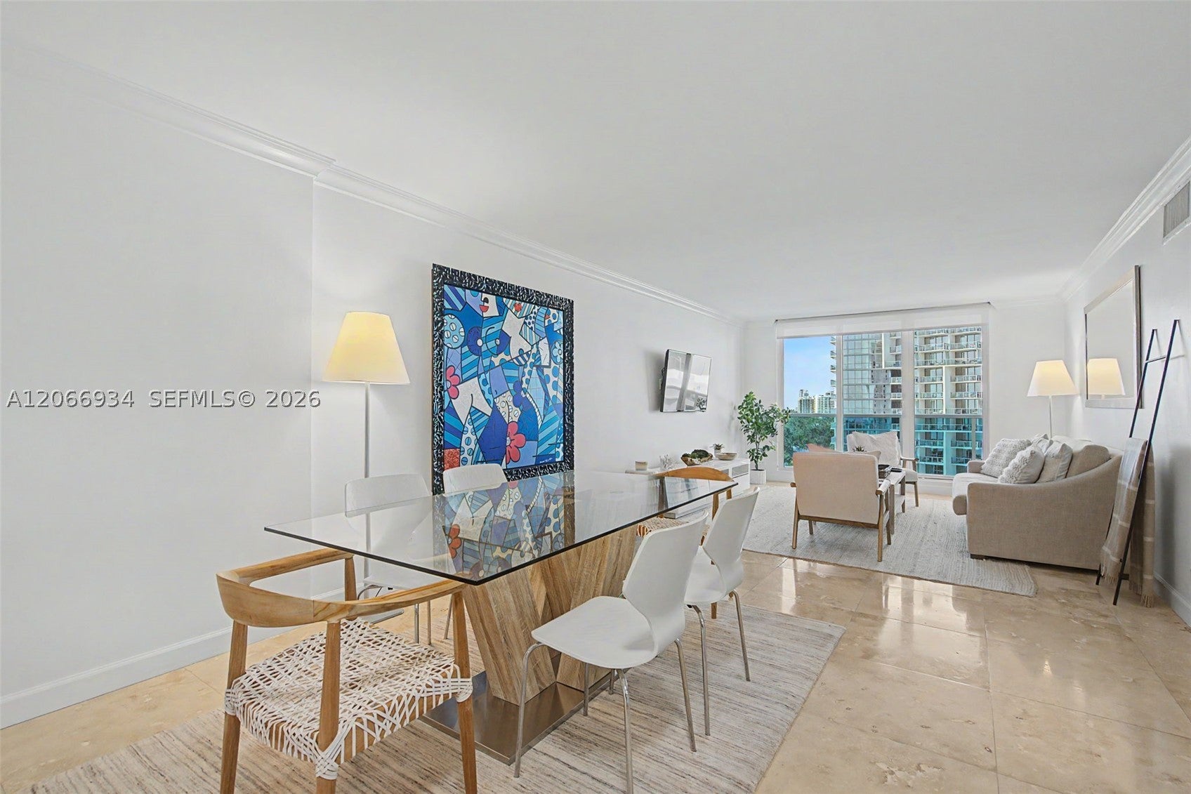 2301 Collins Ave 908