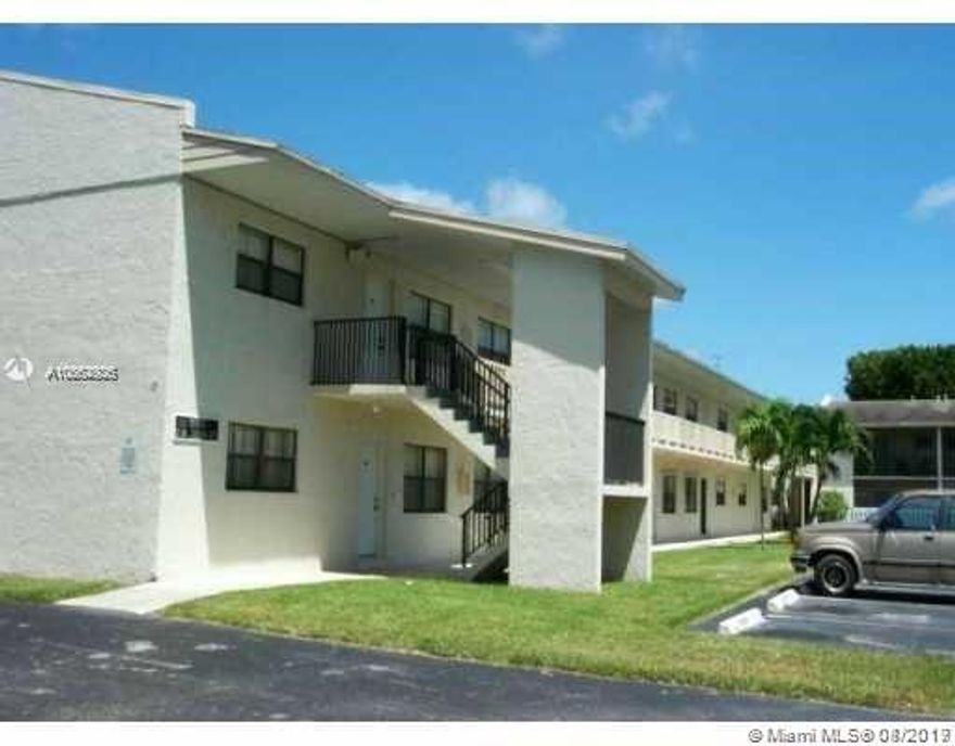 Neat and adorable 2/2 apartment Cutler Creek Village. Community has all amenities, swimming pool, tennis, clubhouse, washer and dryer inside of the unit. Area Cutler Bay and Black Point Marina. Screen balcony. Walking distance to the Mall and US1.