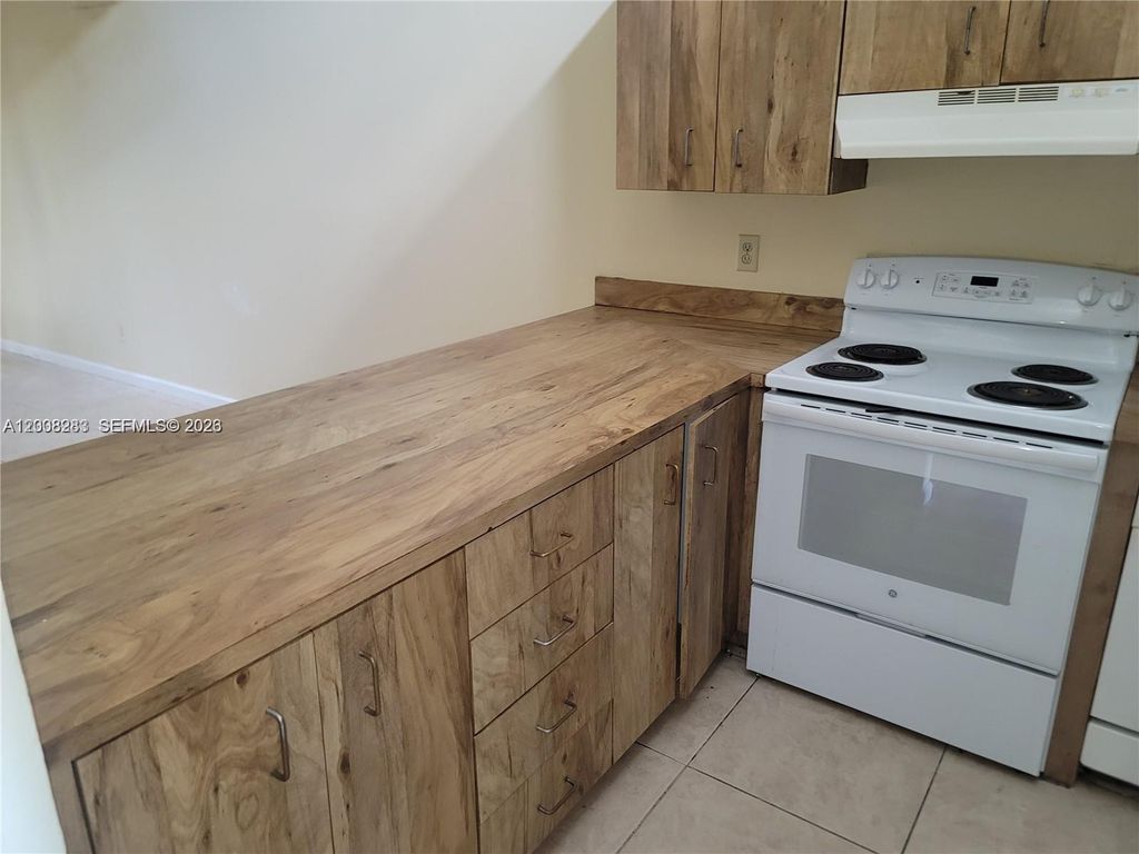 Photo of 6948 SW 36th Ct #16-Z, Miramar, FL 33023 (MLS # A12008283)