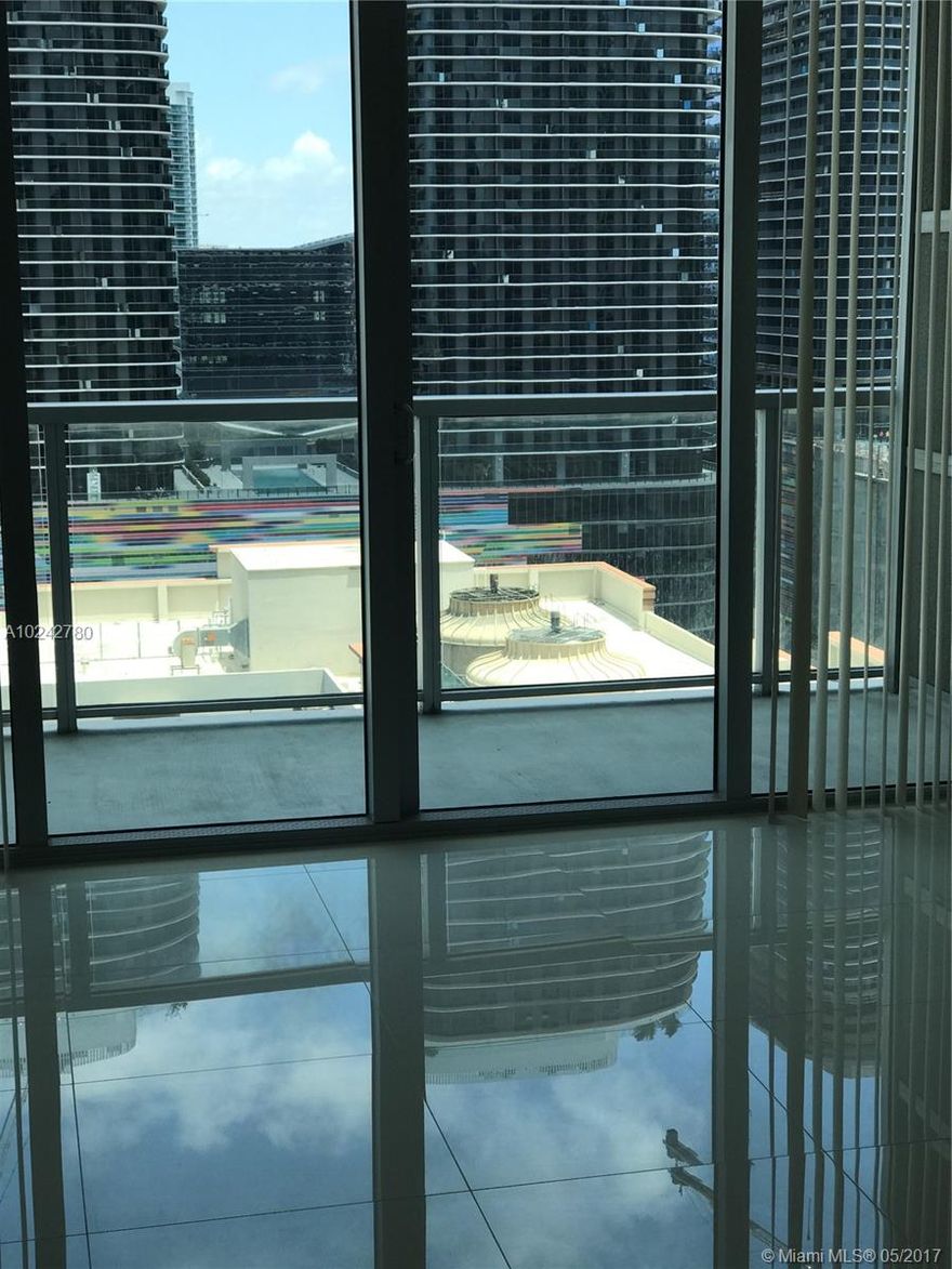 ENJOY THE BRICKELL LIFESTYLE FROM THIS TRENDY 1BE/1BA LOCATED N THE WORLD FAMOUS ARQUIECTONICA DESIGNED BUILDING. AXIS IS CONVENIENTLY LOCATED CLOSE TO MARY BRICKELL VILLAGE. FULL AMENITIES INCLUDES LUXURY FITNESS AND WELLNESS CENTER, LAP POOL, PARTY ROOM WITH BILLIARD TABLE, 24 H SECURITY AND MORE.