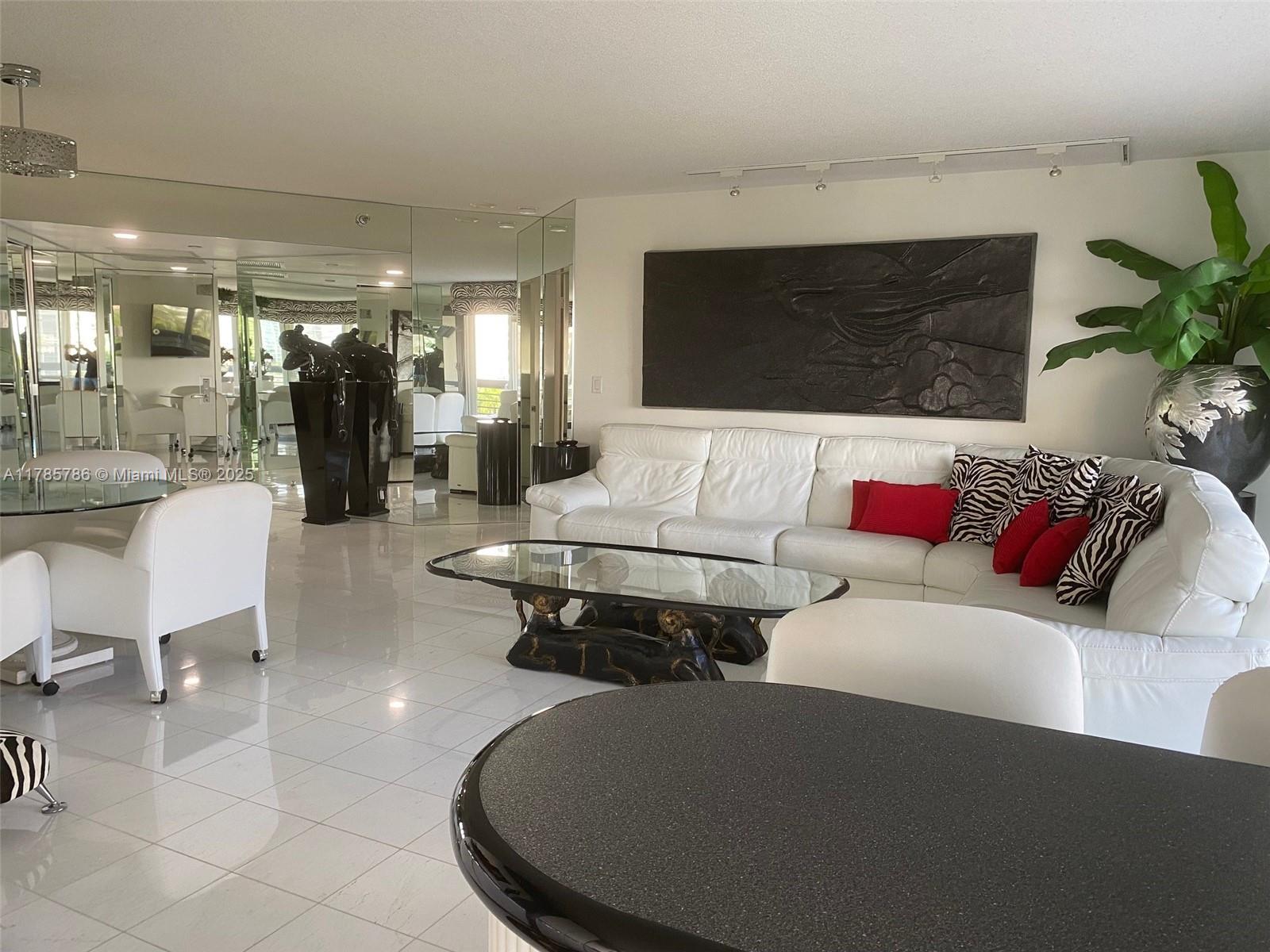 Property for Sale at 19101 Ne 36th Ct 807, Aventura, Miami-Dade County, Florida - Bedrooms: 2 
Bathrooms: 2  - $610,000
