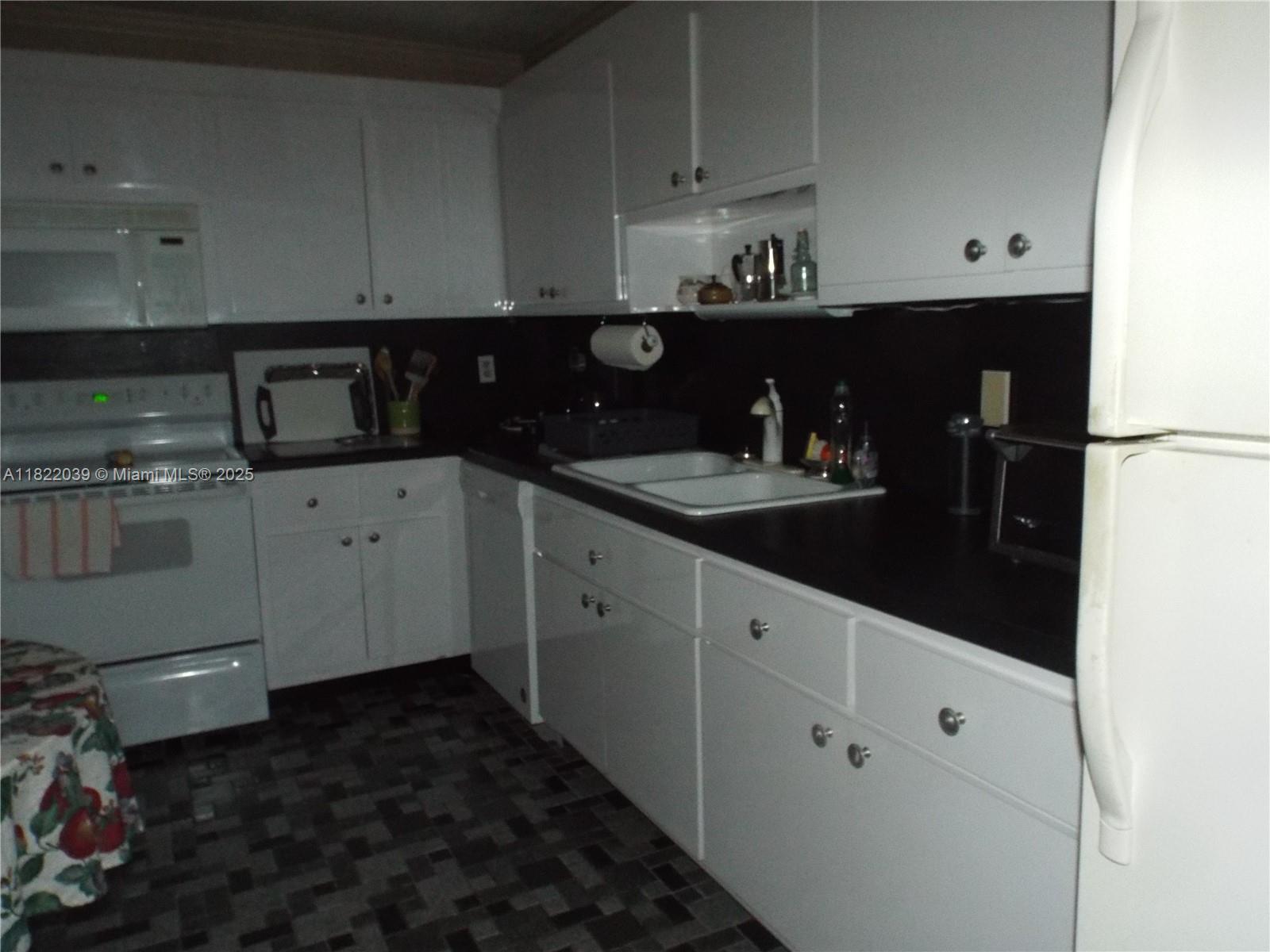 1904 S Ocean Dr 405